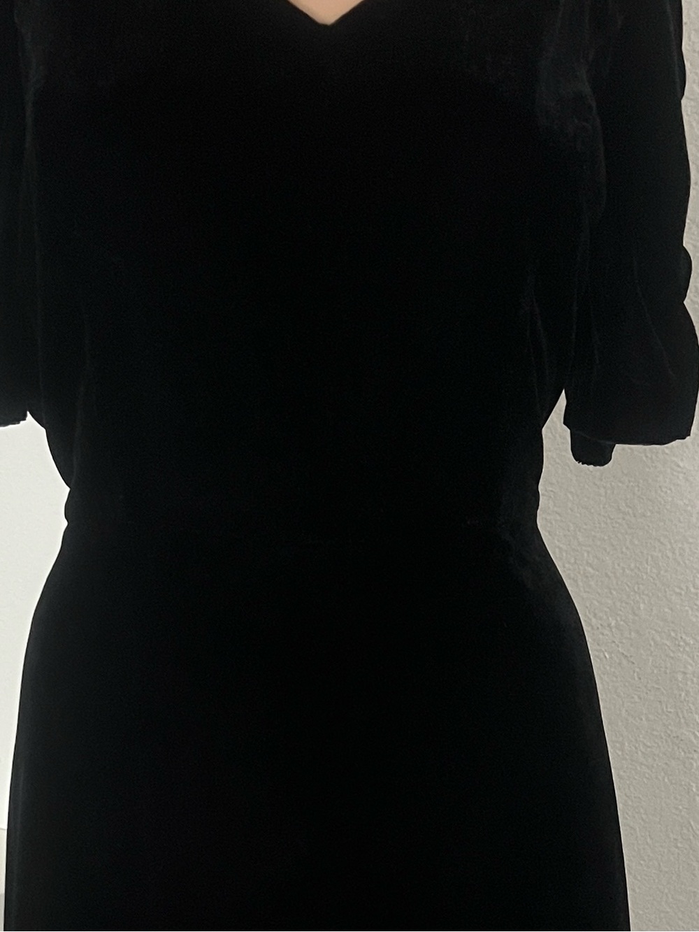 Talbots woman’s Black Velvet V-Neck velvet Midi Dress with Puff Sleeves size 8 - Picture 7 of 17
